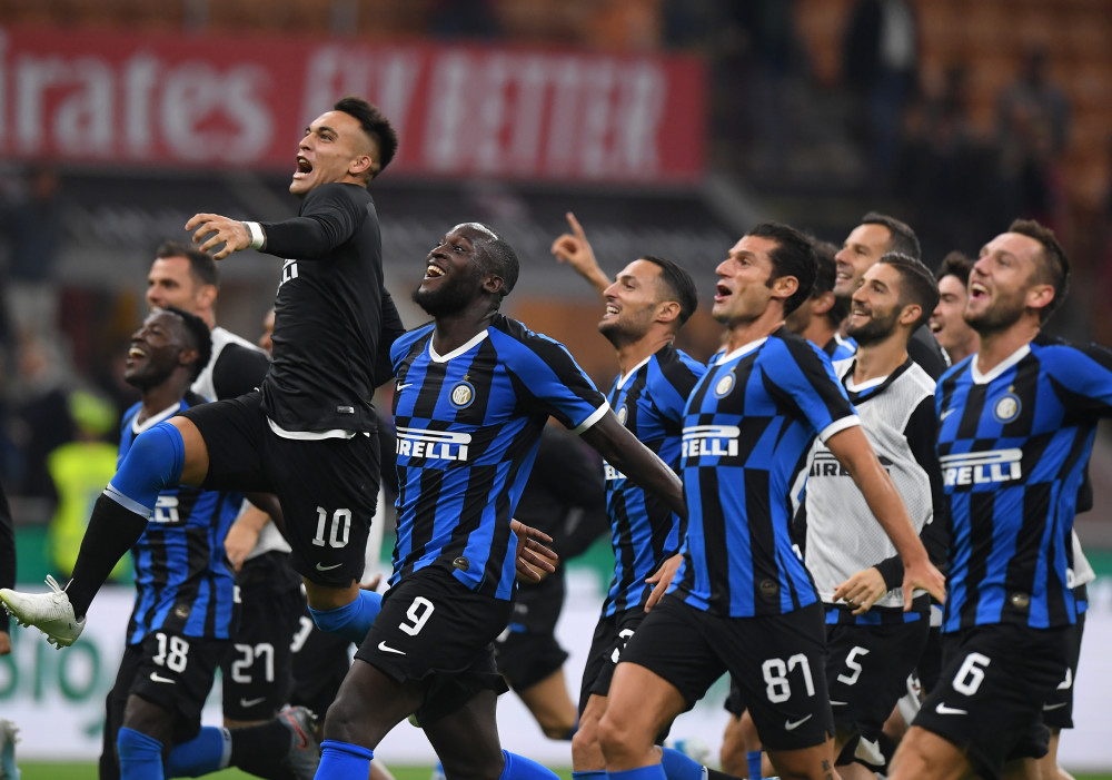 关键时刻挺身而出，帕罗特是爱尔兰首位世预赛客场戴帽的球员（帕罗特关键时刻爆发，成爱尔兰首位在世预赛客场上演帽子戏法的球员）