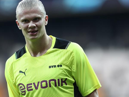 詹姆斯生涯常规赛1015胜升至NBA历史第二，仅次于贾巴尔（詹姆斯常规赛生涯胜场达1015场，升至NBA历史第二，仅次贾巴尔）