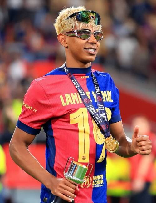 马竞vs圣吉罗斯联合：阿尔瓦雷斯搭档格列兹曼，小西蒙尼出战（马竞对阵圣吉罗斯联合：格列兹曼携手阿尔瓦雷斯，小西蒙尼登场）