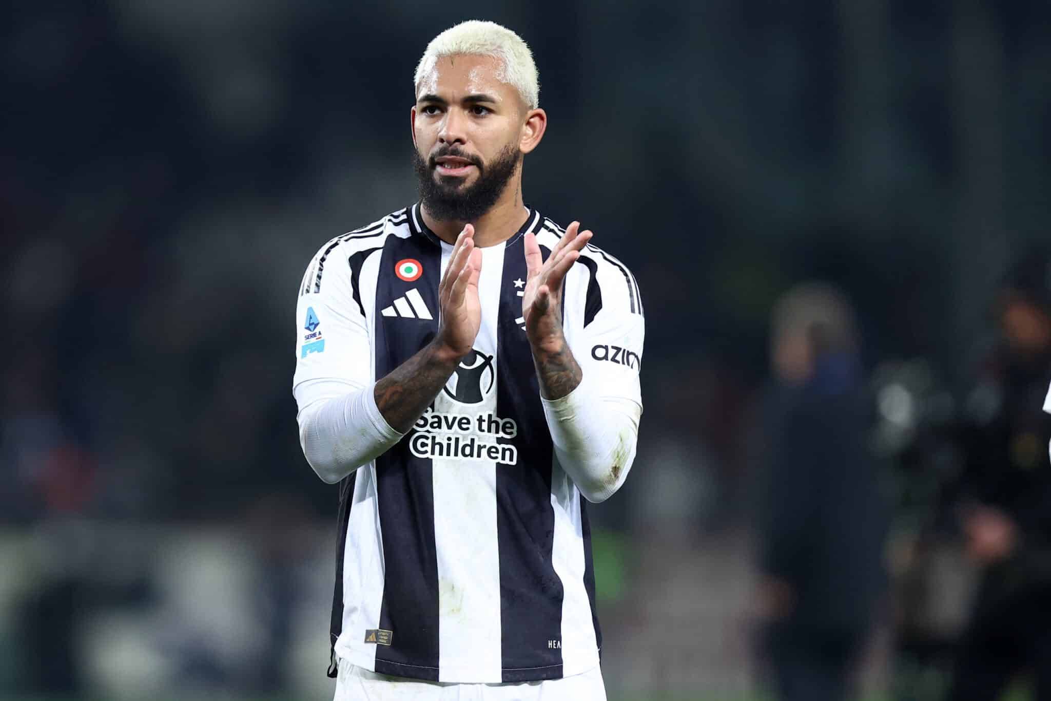 跟队：拉菲尼亚参加了训练一切正常，预计能首发出战法兰克福（随队：拉菲尼亚训练无碍，预计首发迎战法兰克福）