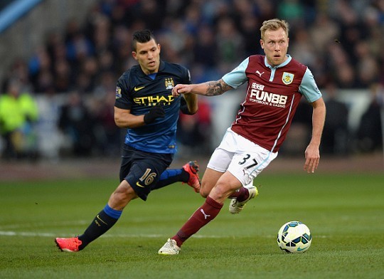 曼城大幅轮换？夸安萨：他们今晚首发的球员有些也是世界级的（夸安萨谈曼城轮换：今晚首发同样不乏世界级球员）