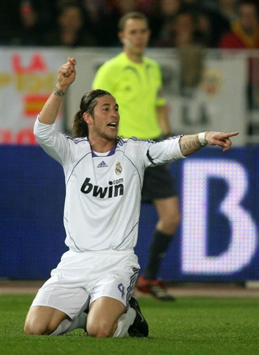 埃基蒂克：安菲尔德的氛围太棒了；我来到这里就是为了赢（埃基蒂克：安菲尔德氛围震撼人心，我来这儿只为胜利）