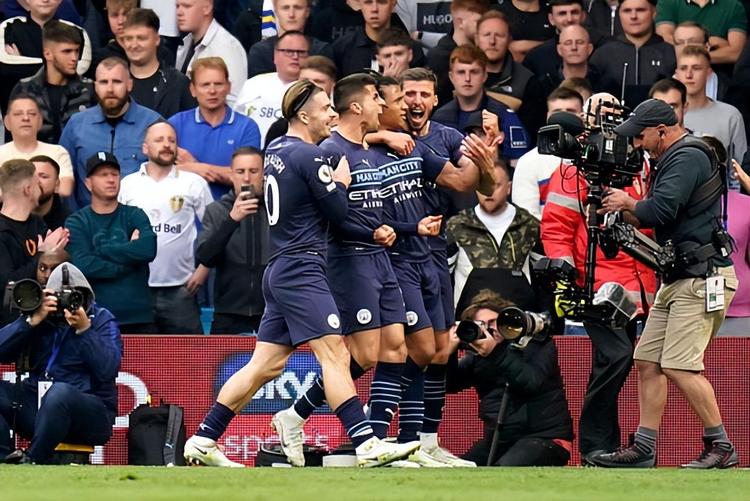 前女篮主帅李亚光：娶羽毛球国手为妻，奥运夺银后升官，65岁被抓（前女篮主帅李亚光：迎娶羽球国手，奥运摘银后晋升，65岁被查）