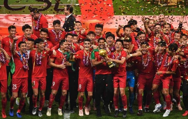 NBA最佳阵容公布：詹姆斯入选,（NBA官方公布年度最佳阵容，詹姆斯入选）