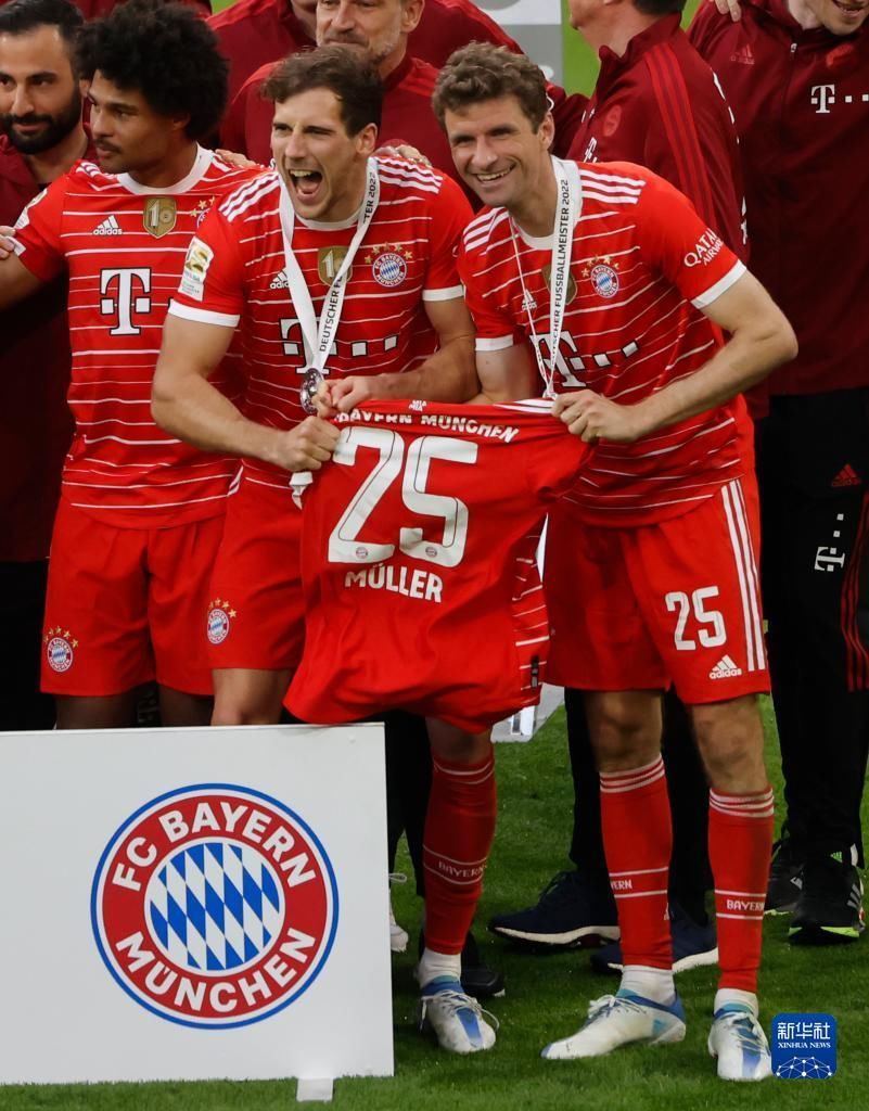 每体：一男子因假扮足球经纪人性侵61名未成年人被捕（每体：一男子冒充足球经纪人，涉嫌侵害61名未成年人被捕）