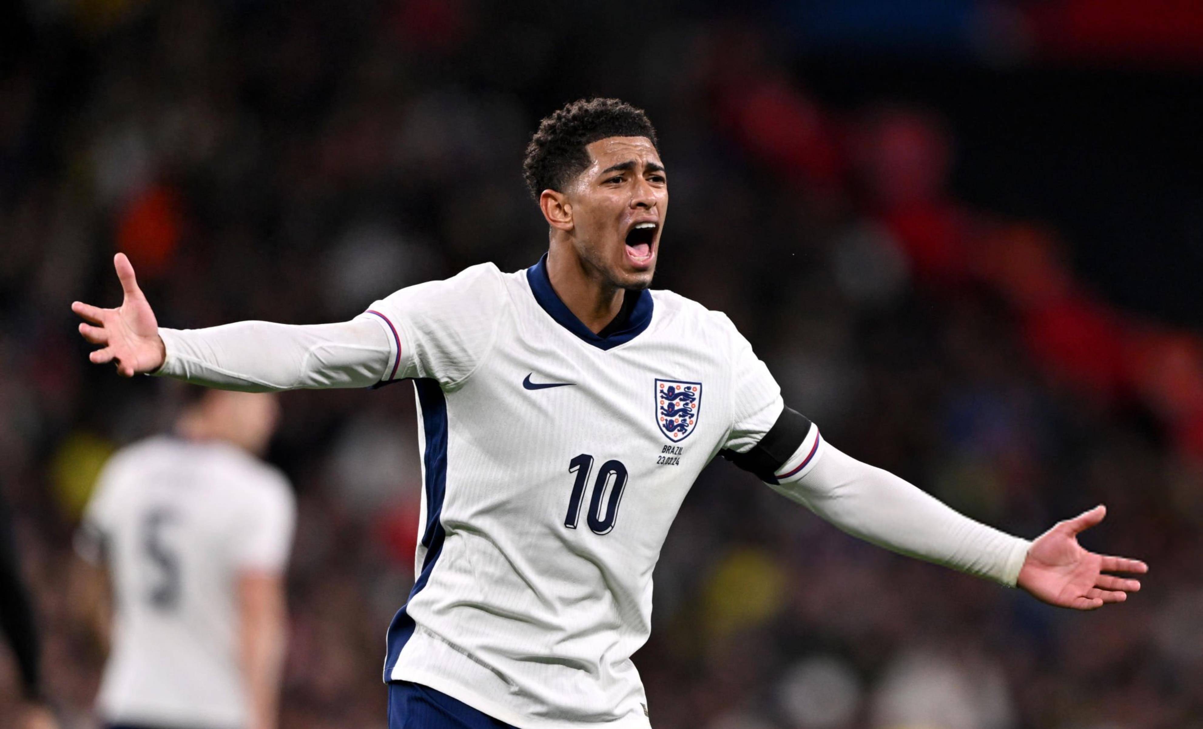 北爱尔兰主帅批评门将法雷尔：他本该做得更好（北爱尔兰主帅不满门将法雷尔：本应表现得更好）