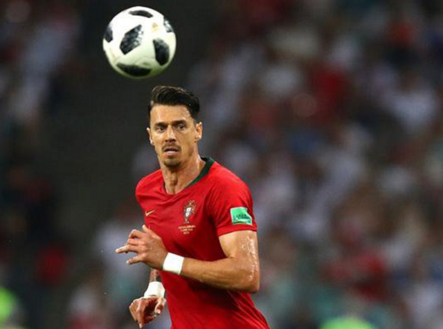 数据全面占优 却赢得并不轻松（数据占尽上风，赢球仍不轻松）